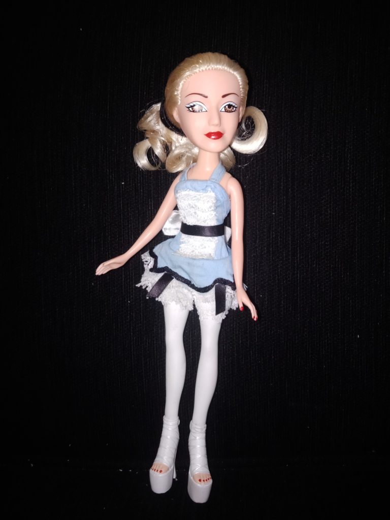 Gwen Stefani as Alice Fashion Doll Series 1 Tick Tock Kids