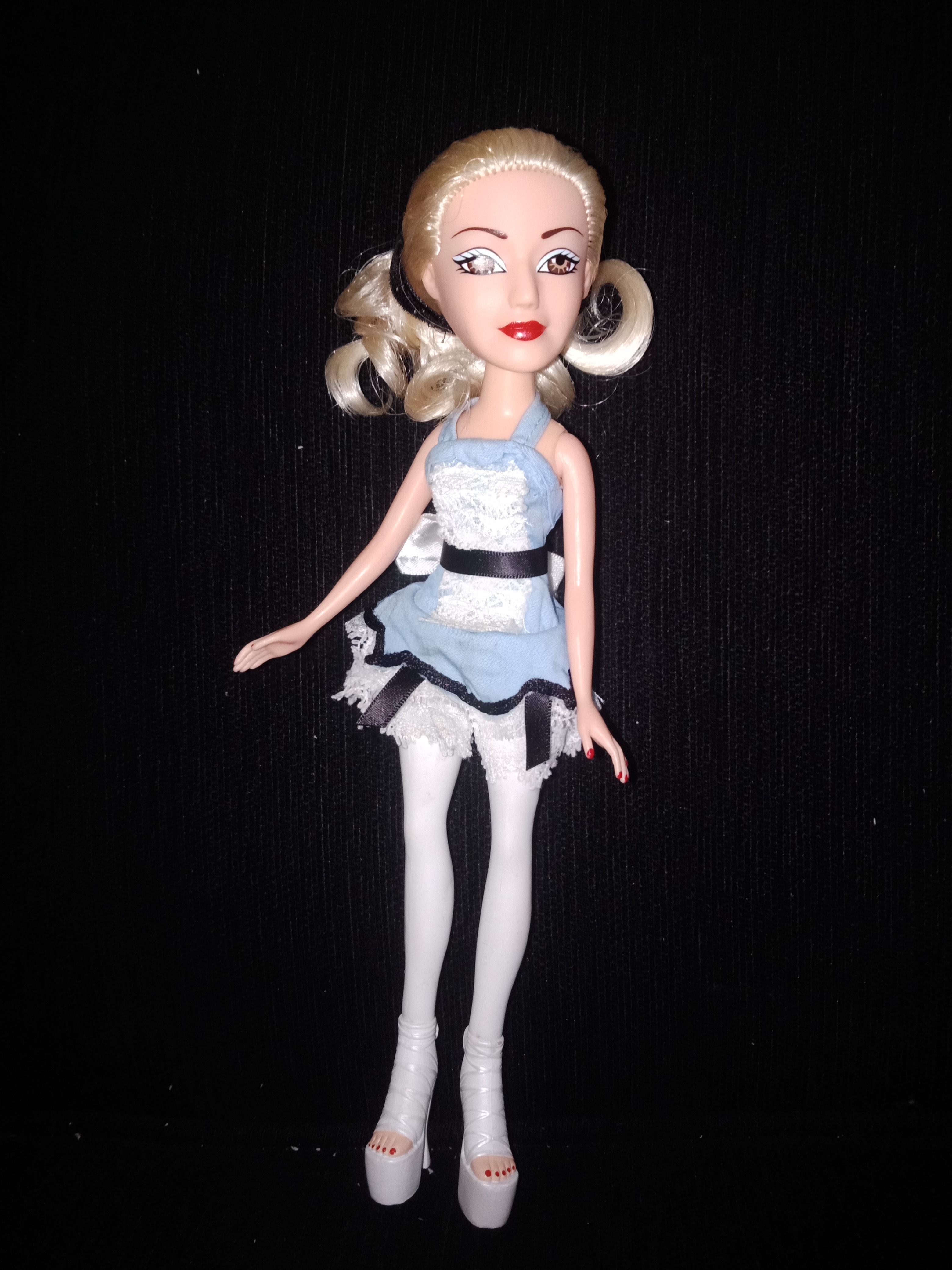 Gwen Stefanil tik tok Alice doll produced by Huckleberry Toys